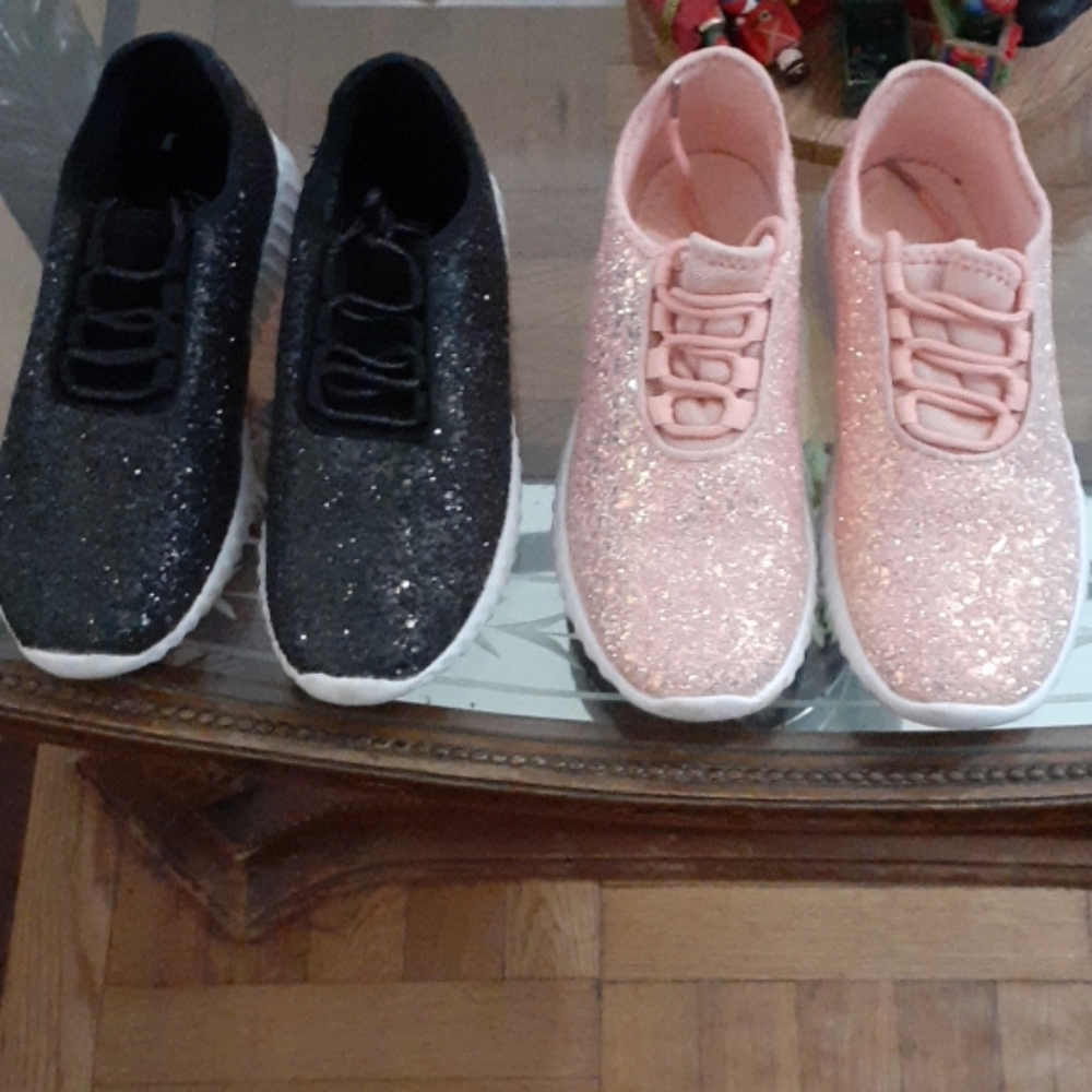 Glitter sneakers size 6, lot 2 pair. Pink, black